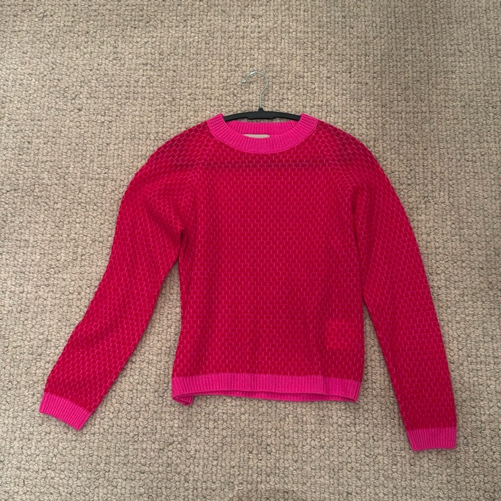 100% cashmere sweater. Perfect condition. Never been worn! New!